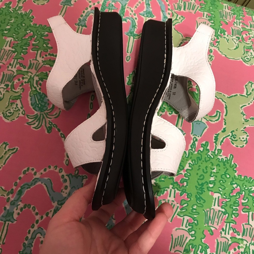 Alegria “Vie” White Leather Adjustable Comfort Sandals | Style 7408 | Size 37 - Picture 6 of 7